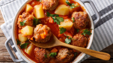 albondigas soup