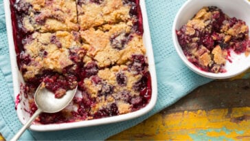 blackberry dump cake