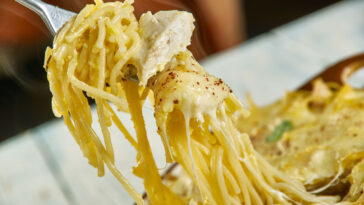 Creamy, Cheesy Chicken Spaghett