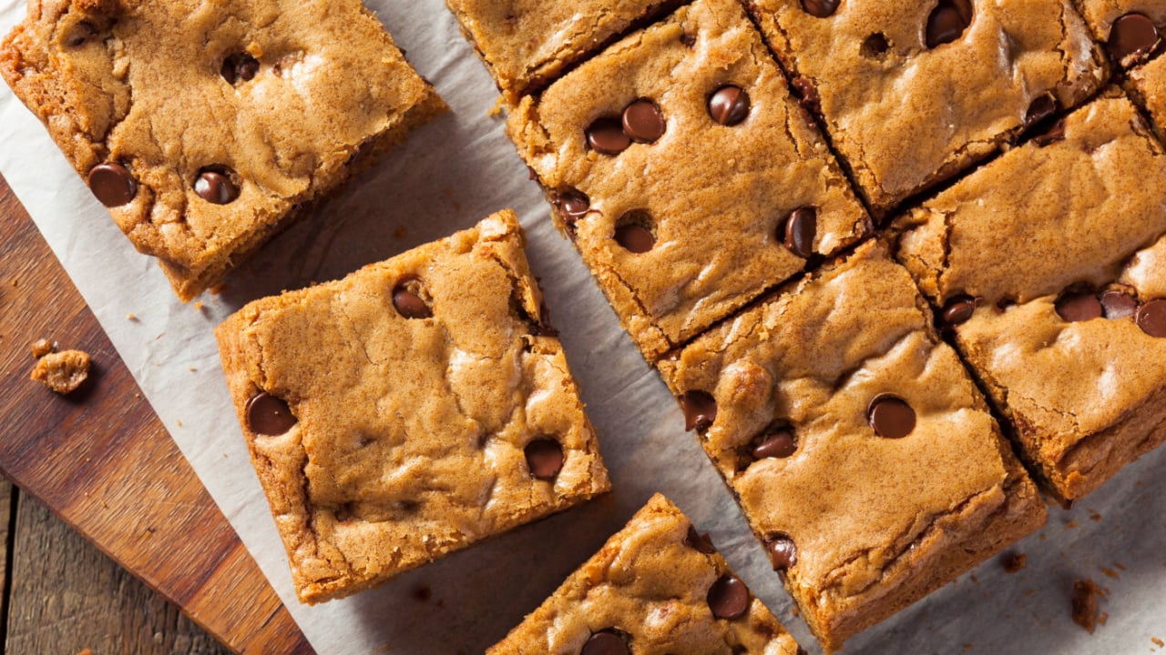 chocolate chip cookie bars
