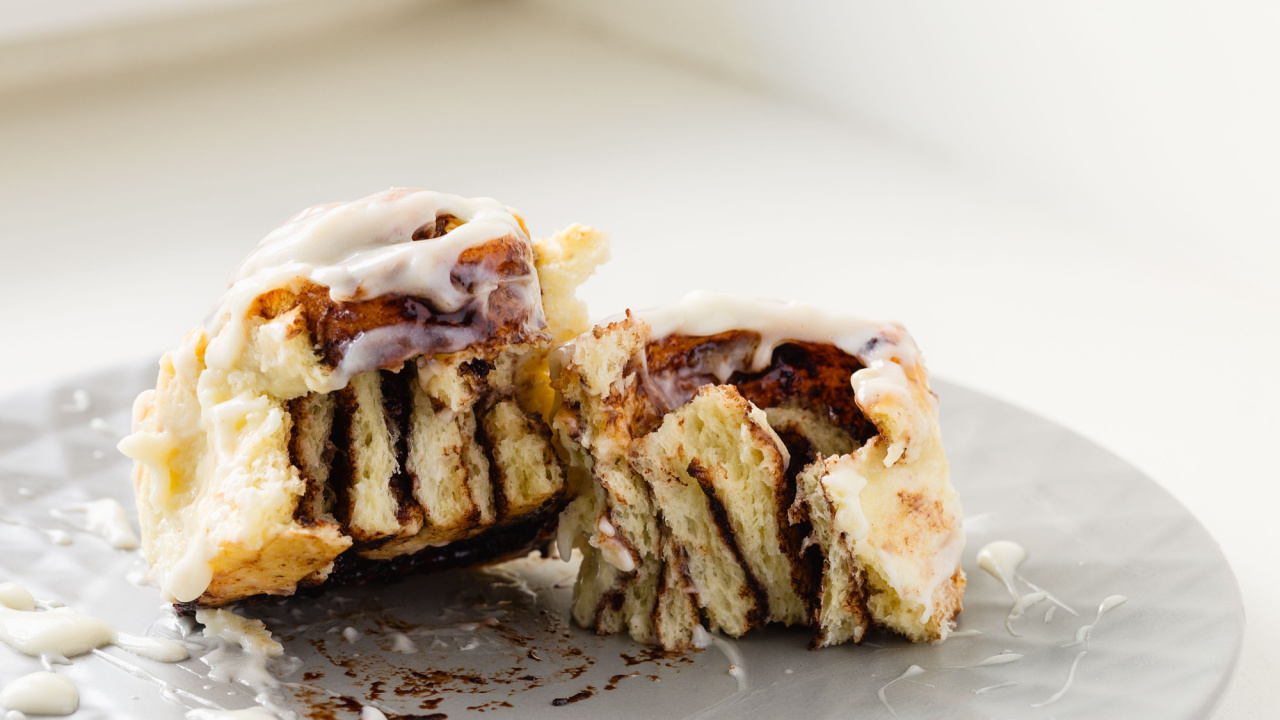 cinnabon cinnamon roll cake