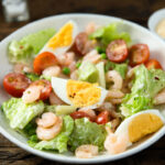 Healthy shrimp salad with eggs