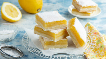 Freshly baked lemon bars