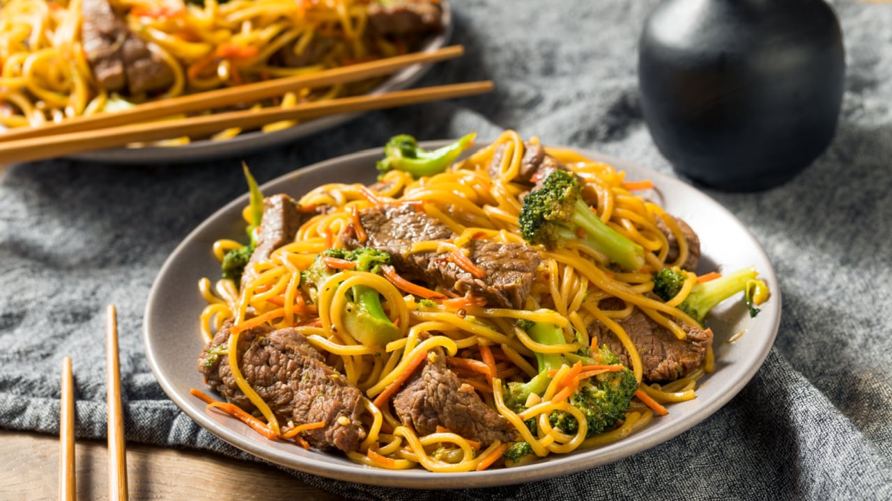 Homemade Beef Lo Mein Noodles with Carrots and Broccoli