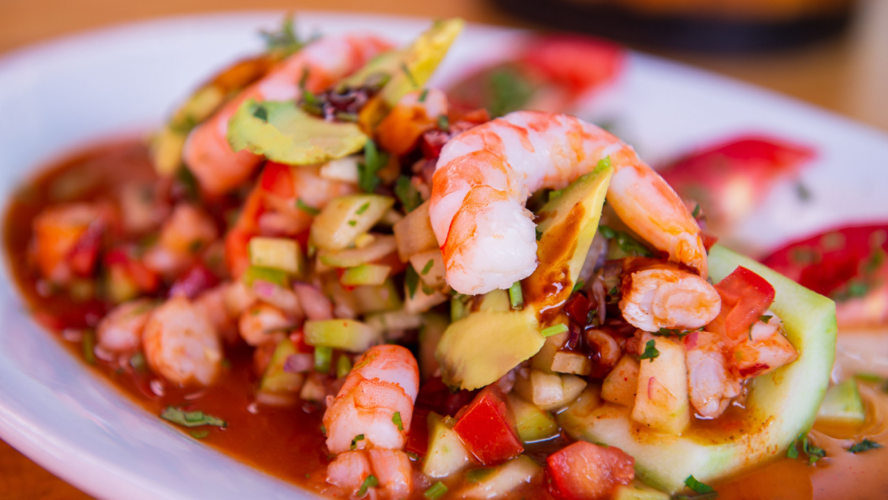 Aguachile, Mexican seafood food on a plate.