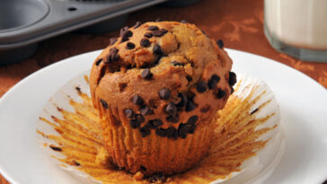 peanut butter chocolate chip muffins