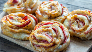 pepperoni pizza rolls