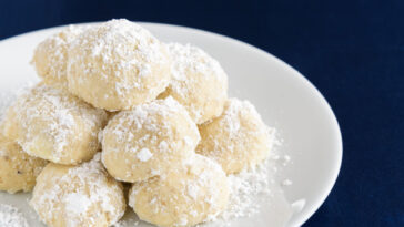 russian dessert served on a plate
