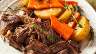 Homemade Slow Cooker Pot Roast with Carrots and Potatoes