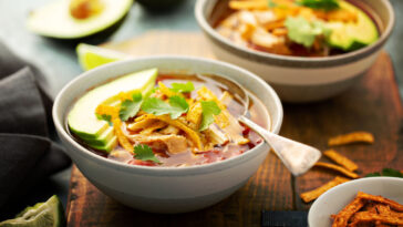 slow cooker chicken tortilla soup