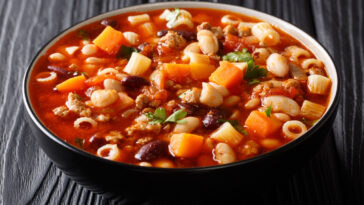 Traditional fagioli soup with vegetables